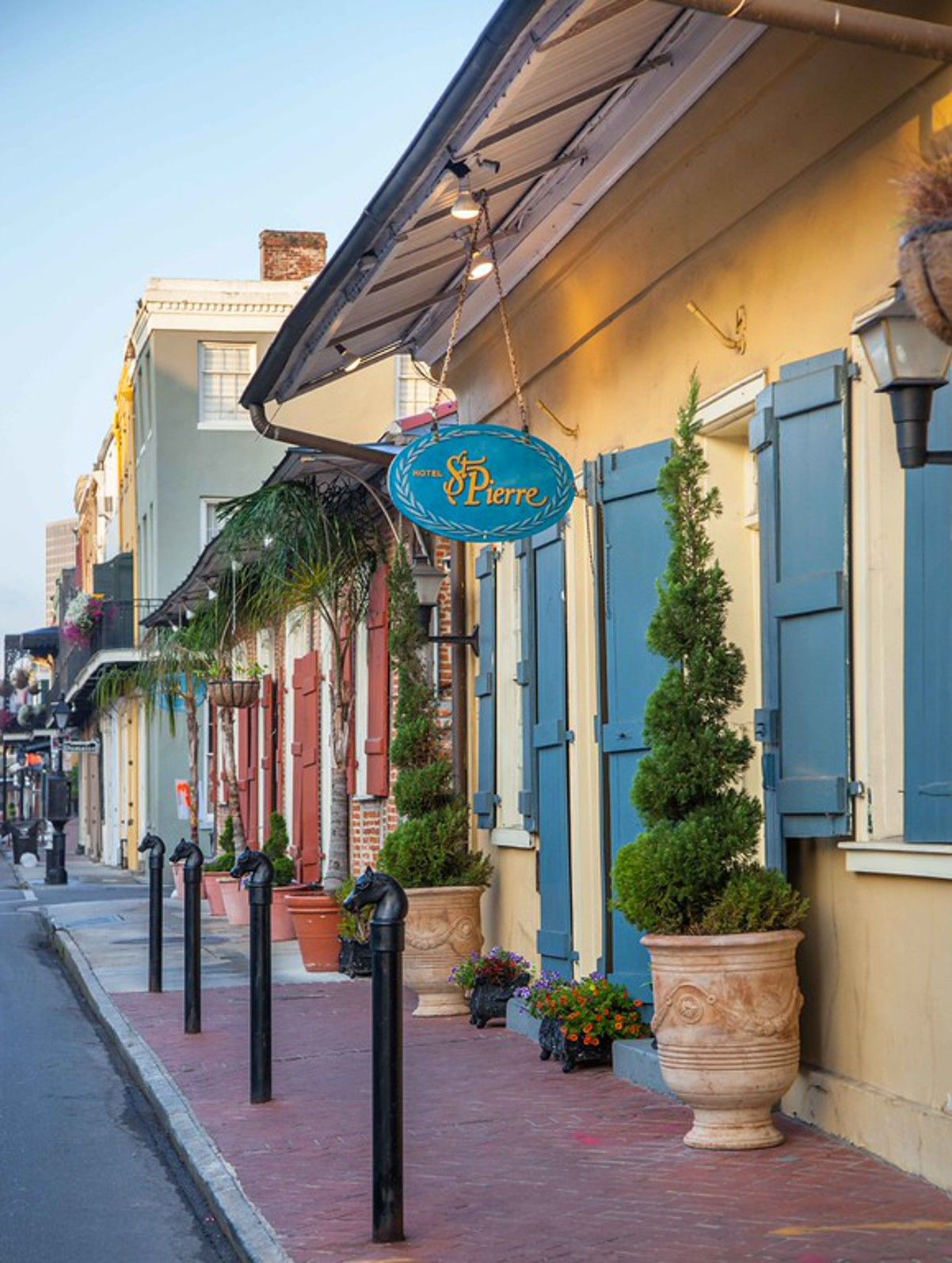 Hotel St. Pierre French Quarter New Orleans Exterior photo